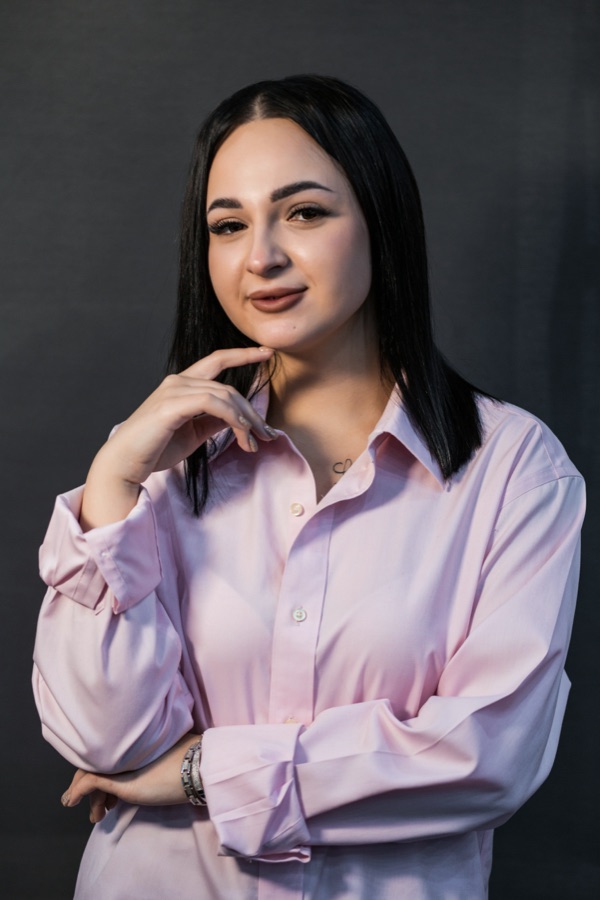 Югашкина Анастасия — бровист, администратор
